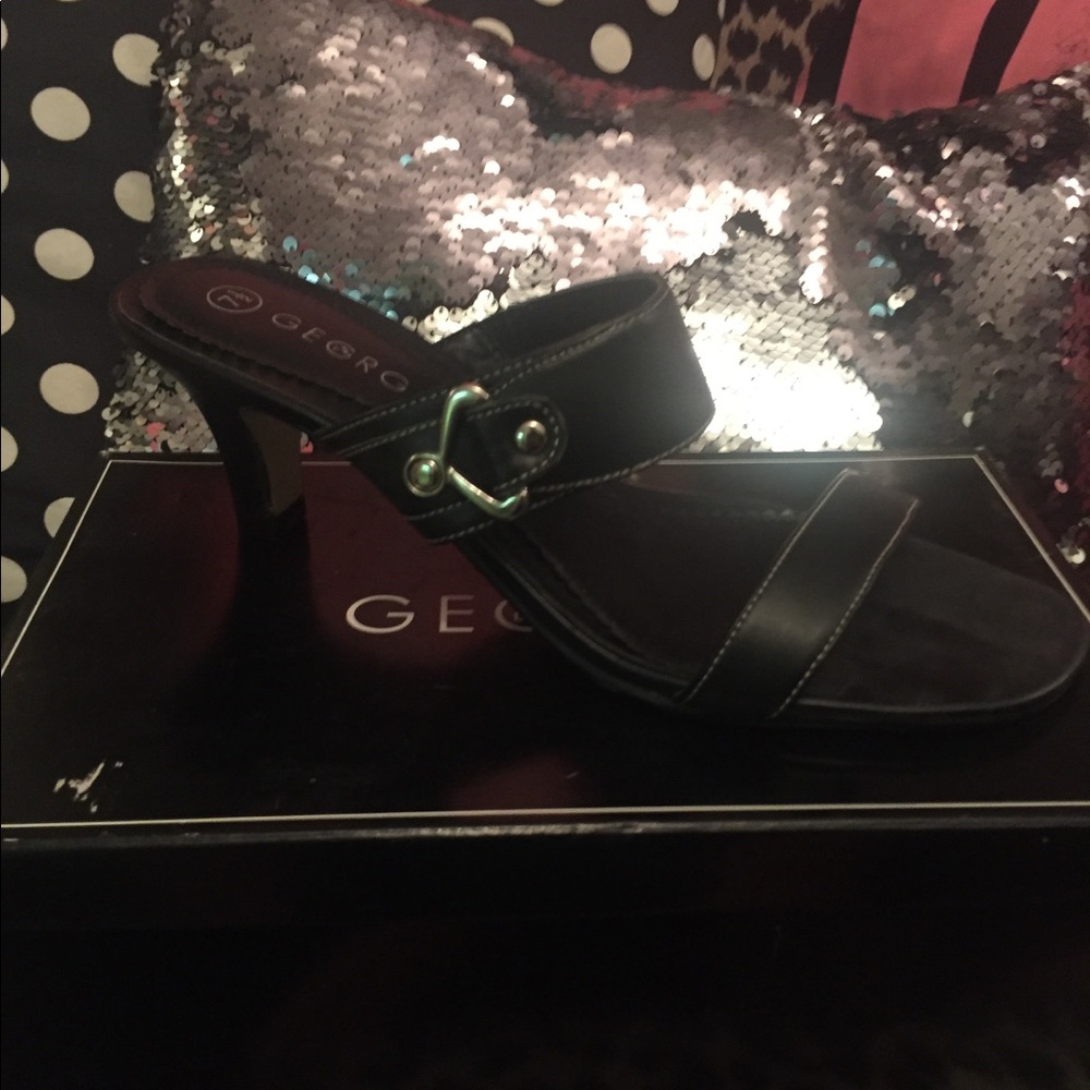 NWT womens sandals sz 7.5